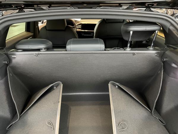 Kofferraumschutz Audi Q e-tron, aufstellen in wenigen Sekunden zu einem Rundumschutz.